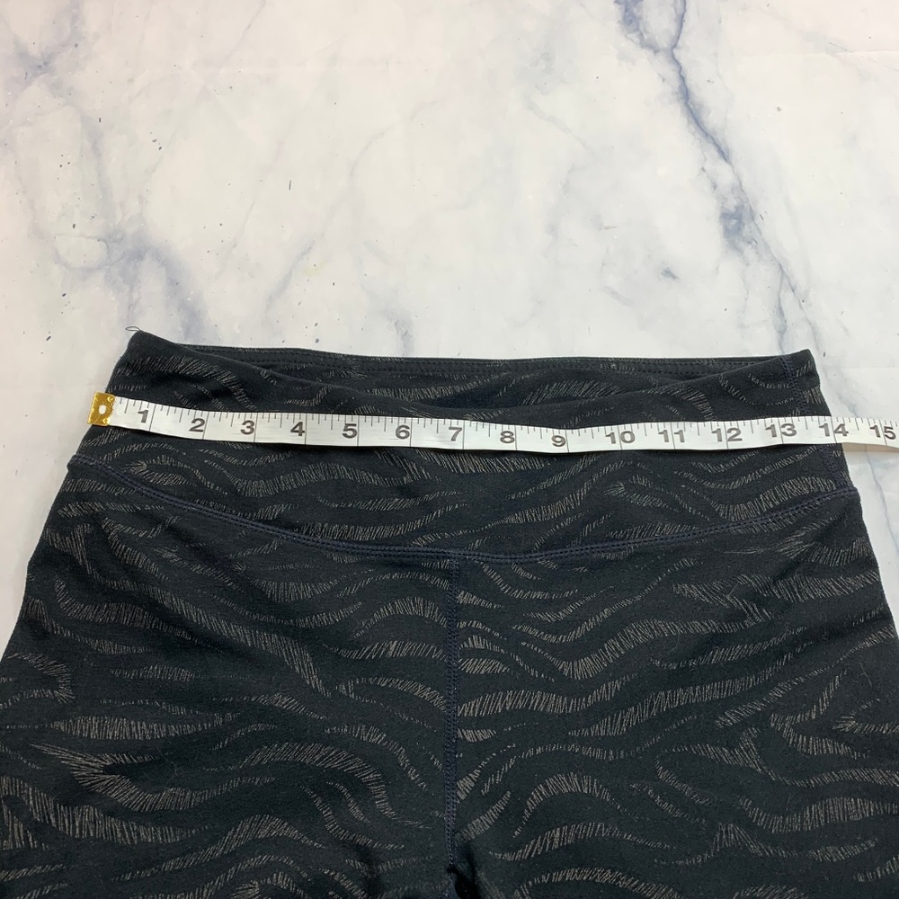 Fabletics Mid Rise Printed Powerhold Legging Zebra - Picture 6 of 8